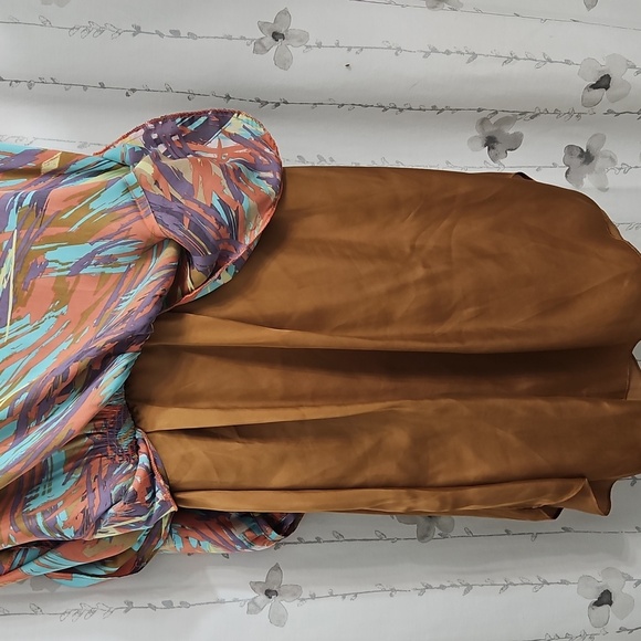 LOVE 21 SILKY SOFT DRESS IN ARTSY PRINT SIZE LGE - Picture 7 of 8